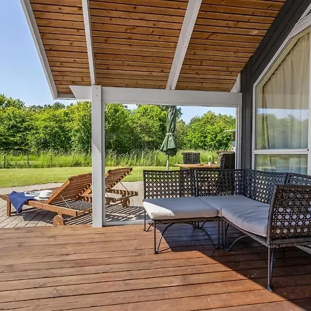 Σπίτι διακοπών Three-bedroom In *