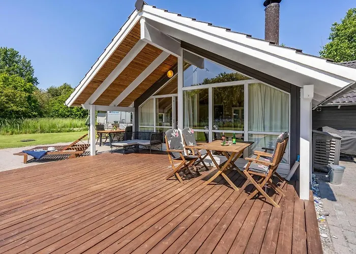 Dom wakacyjny Three-bedroom In