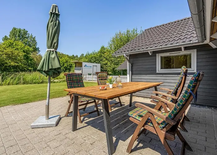 Three-bedroom In Dom wakacyjny *